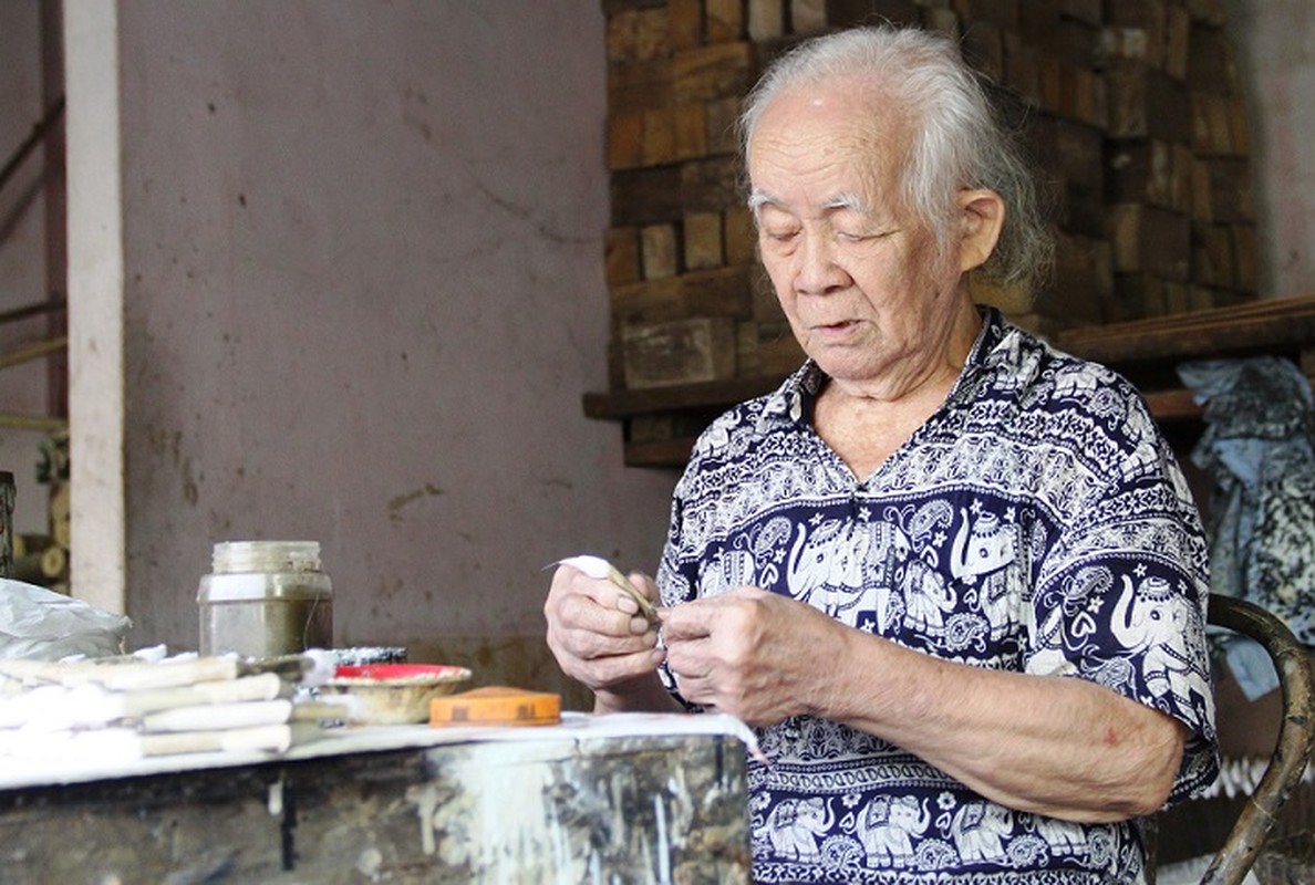 Trong nha cu gia 90 tuoi: ‘Tom hum’ tien trieu chi de...treo tuong!-Hinh-3