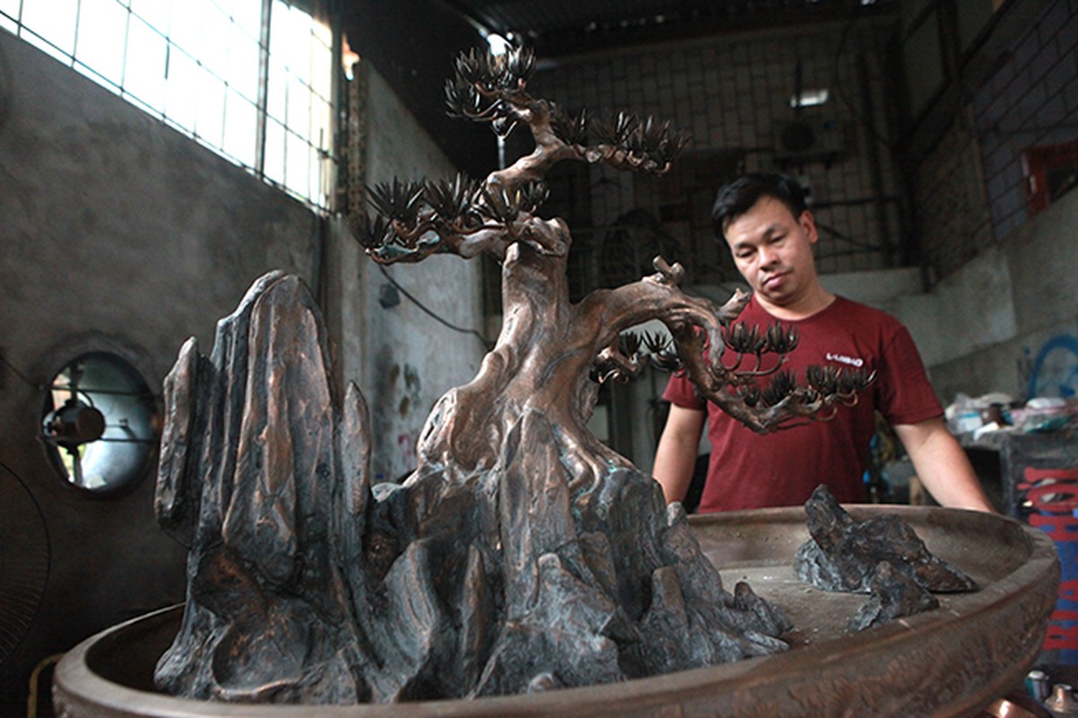 Ngam tung bonsai nang 70kg duc bang dong do duy nhat o Viet Nam-Hinh-4