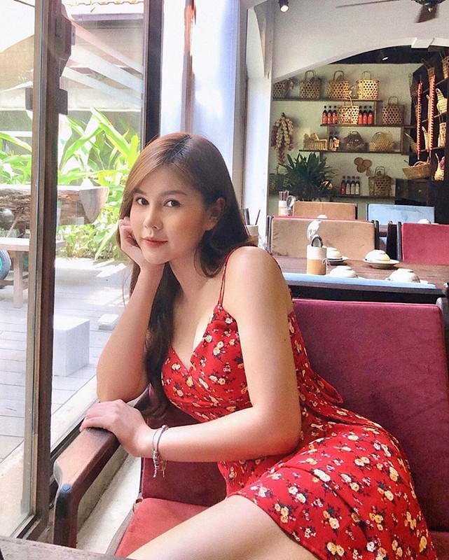 MC Vu Thu Hoai va loat hot girl xung danh 'che Thai gai Tuyen'-Hinh-2