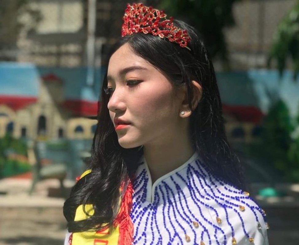 Hot girl khai giang va cac nu sinh THPT noi tieng trong nam 2019-Hinh-5