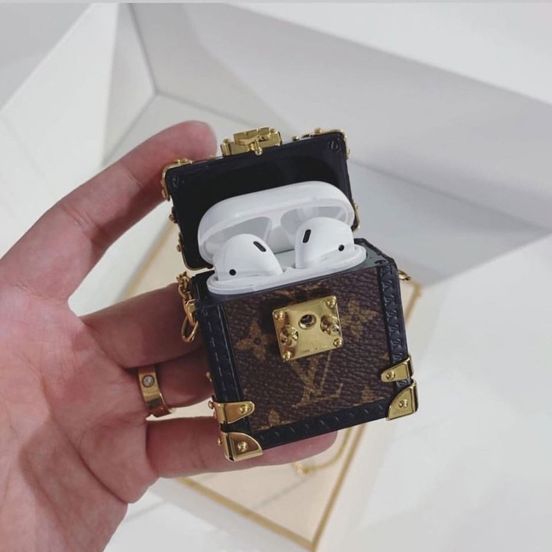 BST phu kien cho tai nghe khong day AirPods cua Dior, Louis Vuitton, Gucci-Hinh-3