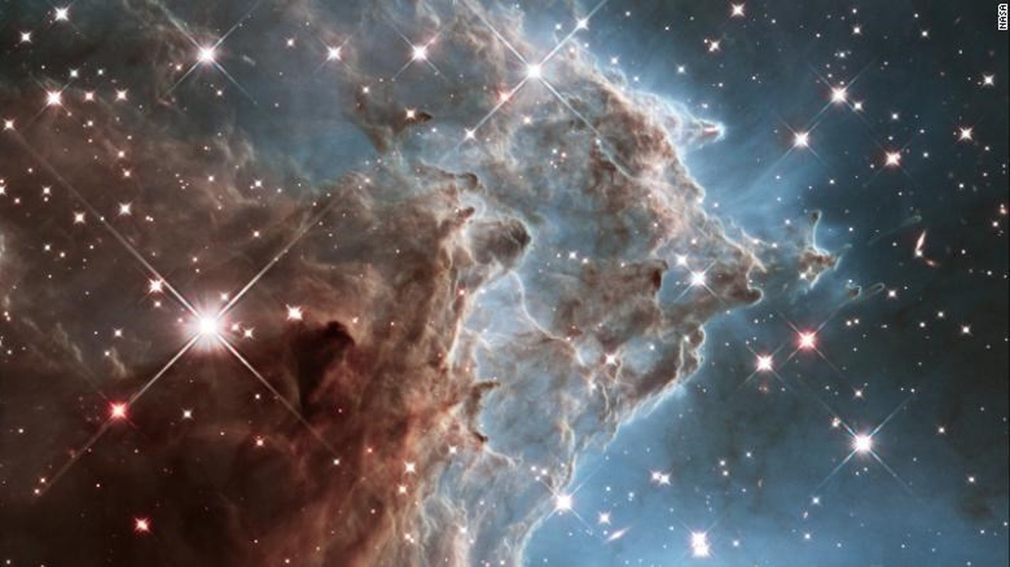 Vu tru ky bi qua con mat cua Kinh vien vong Hubble-Hinh-10