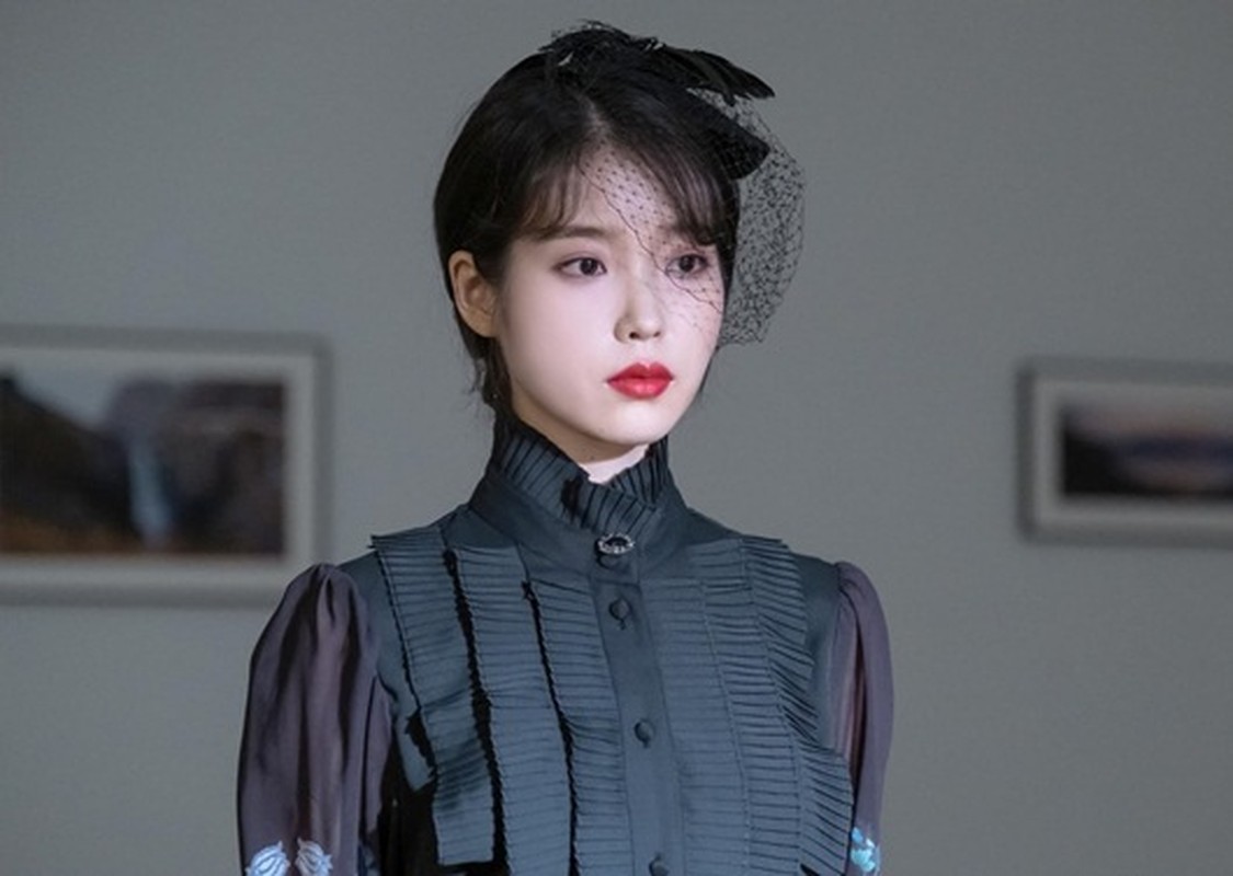 Phong cach thoi trang hop hon khan gia cua IU trong “Hotel Del Luna”-Hinh-8