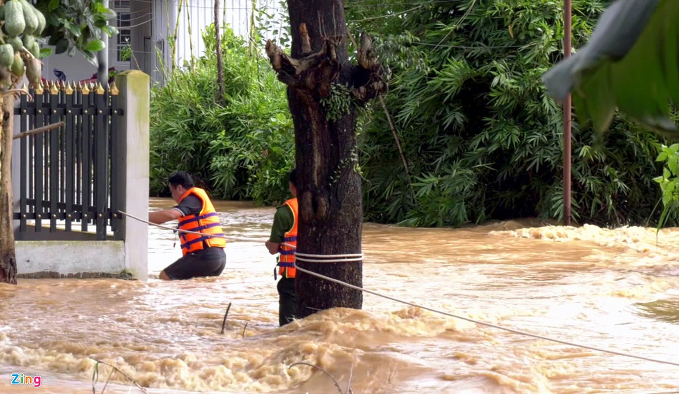 Lu dang cao dot ngot, hang tram nguoi dan Binh Phuoc so tan gap-Hinh-6