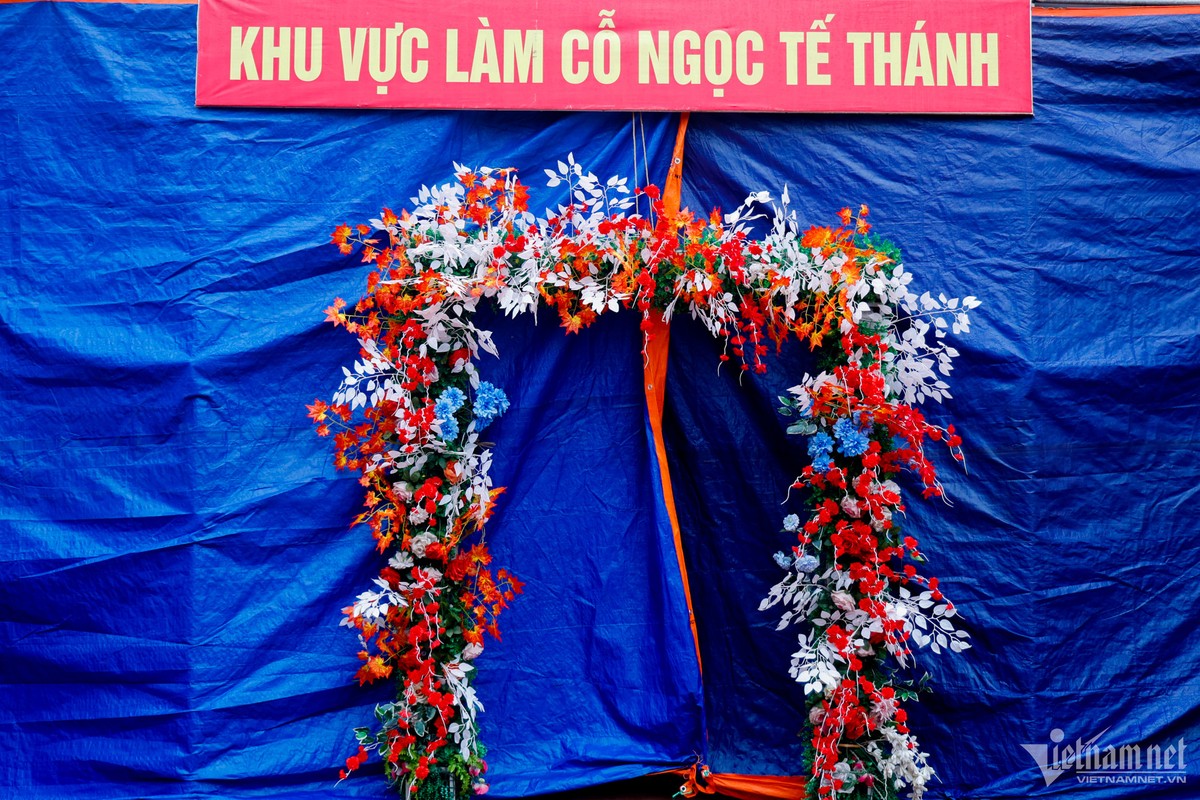 Hang tram nguoi ruoc ‘ong in' tai Le hoi lang Nem Thuong-Hinh-9
