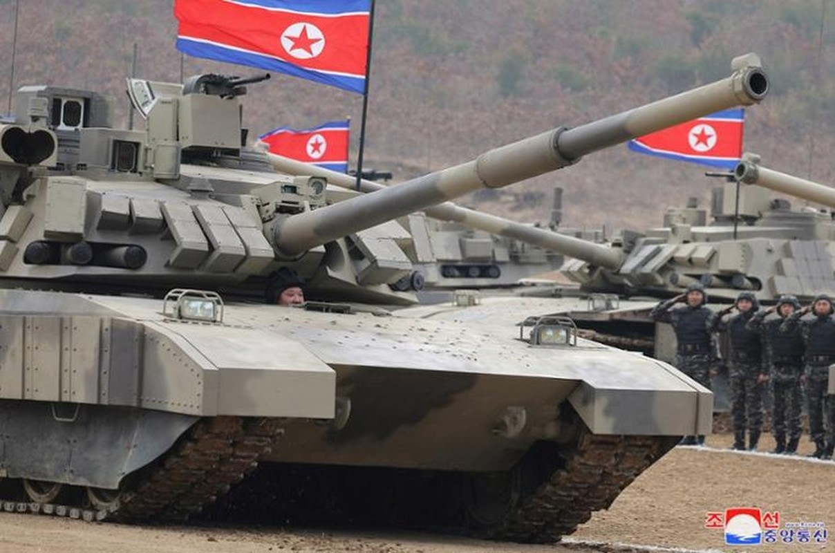 View - 	Xe tăng M2020 'Armata Triều Tiên' là bản nâng cấp dựa trên T-62?