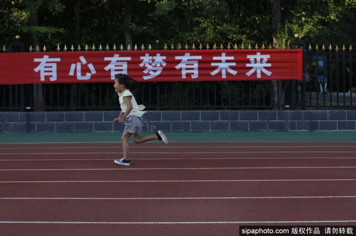 Co be 6 tuoi chay 3km moi ngay va uoc mo vo dich Olympic-Hinh-6