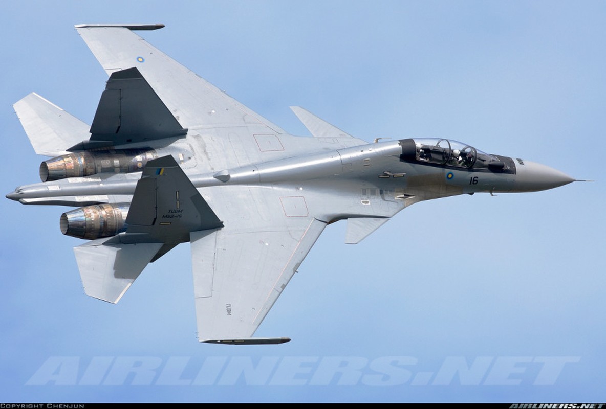 Muc kich F-22, Su-30MKM tap tran hoanh trang o Malaysia-Hinh-10