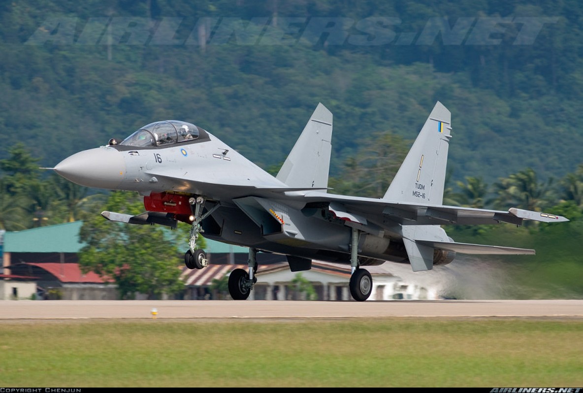 Muc kich F-22, Su-30MKM tap tran hoanh trang o Malaysia-Hinh-8
