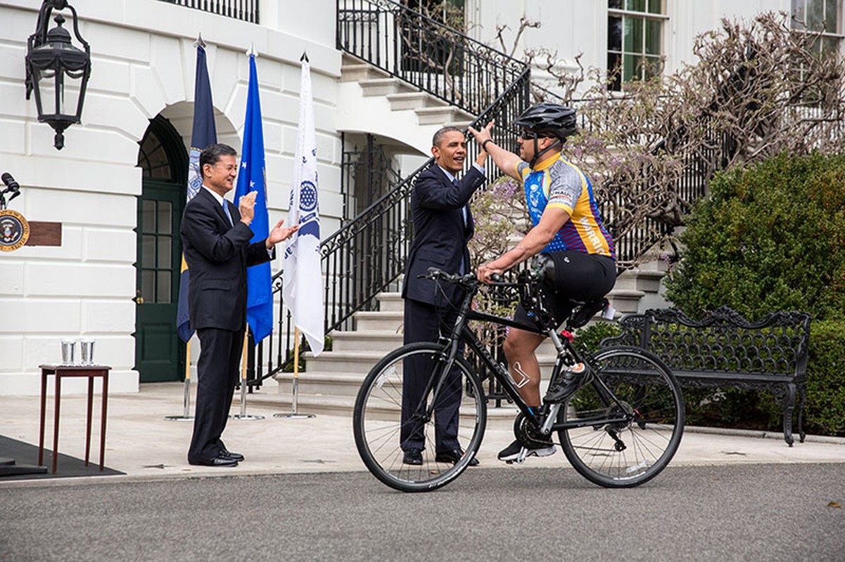 Loat anh kho quen Tong thong Obama voi Quan doi My-Hinh-10