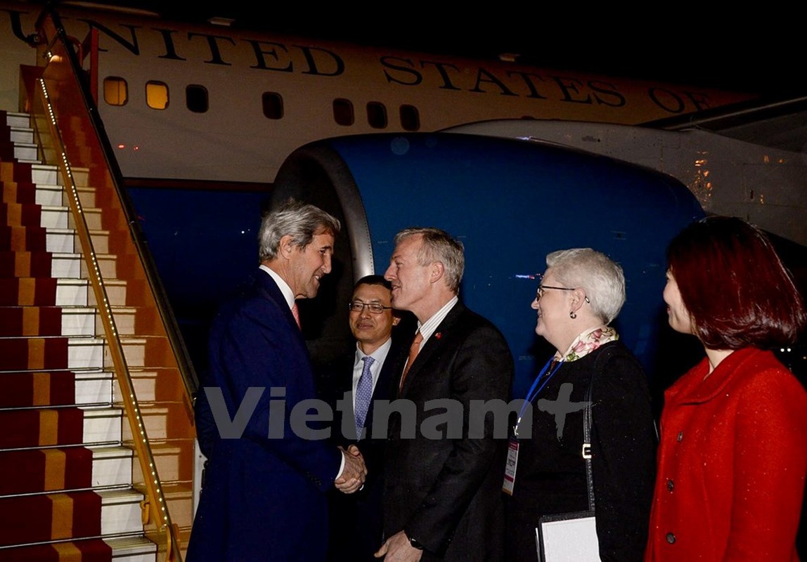 Hinh anh an tuong ve Ngoai truong My John Kerry tai Viet Nam-Hinh-2