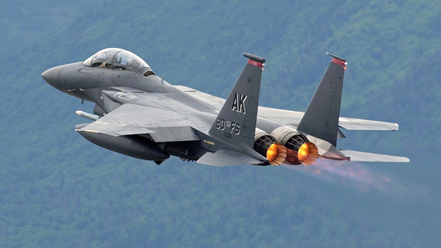 Kho hieu quyet dinh vut bo tiem kich bat bai F-15