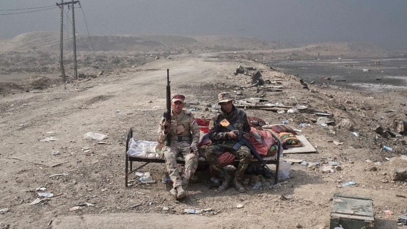 Kho do: Quan doi Iraq mang...chan man danh phien quan IS-Hinh-5