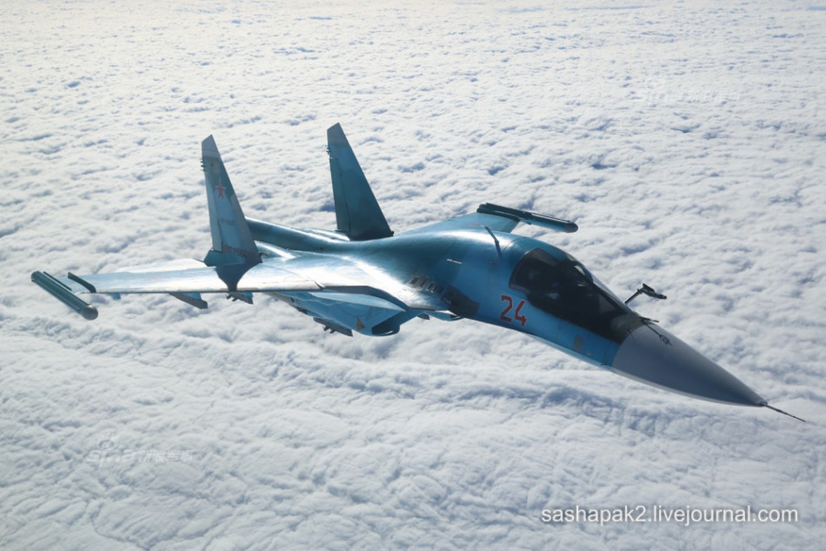 Can canh man &quot;do xang&quot; tren khong cua Su-30SM va Su-34-Hinh-5