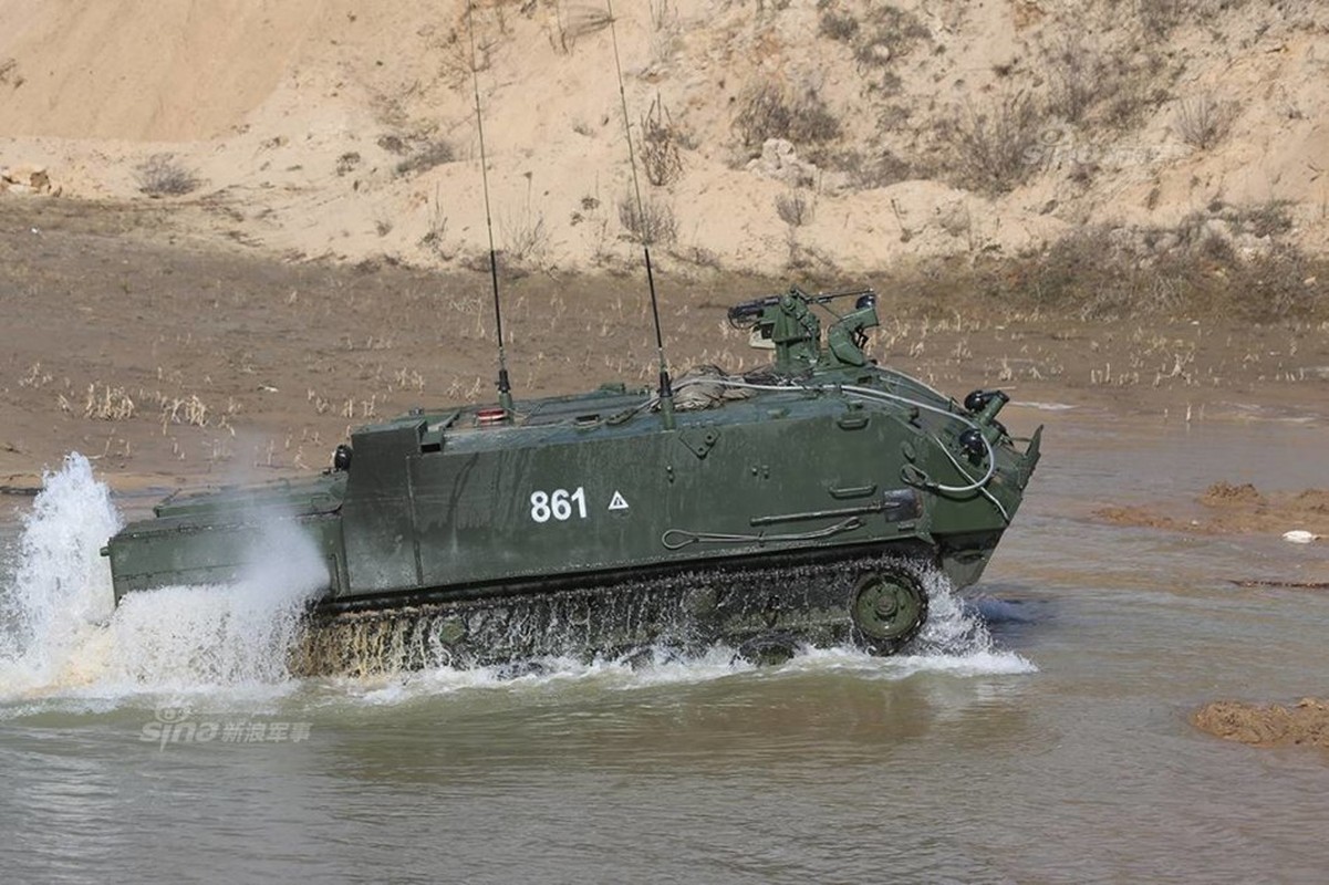 Linh du Nga tap tran quyet liet voi BMD-4M, BTR-MDM-Hinh-8