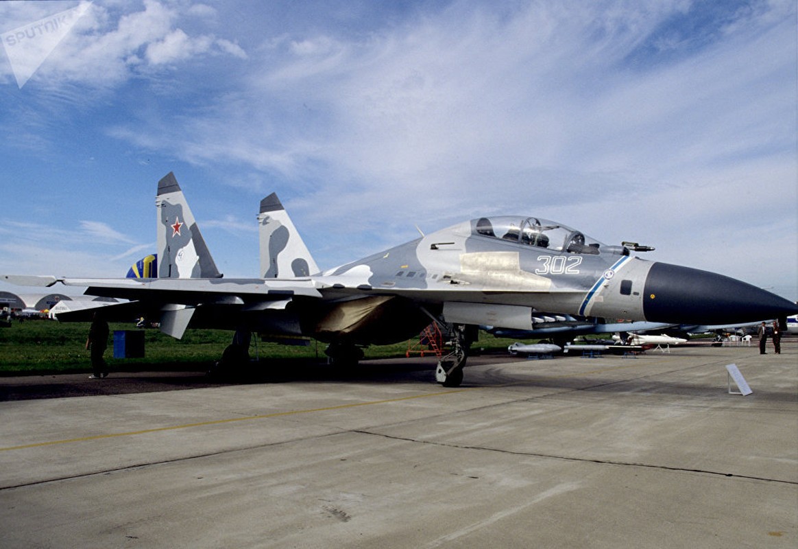 Chua te troi xanh: 40 nam lan dau Su-27 cat canh-Hinh-9