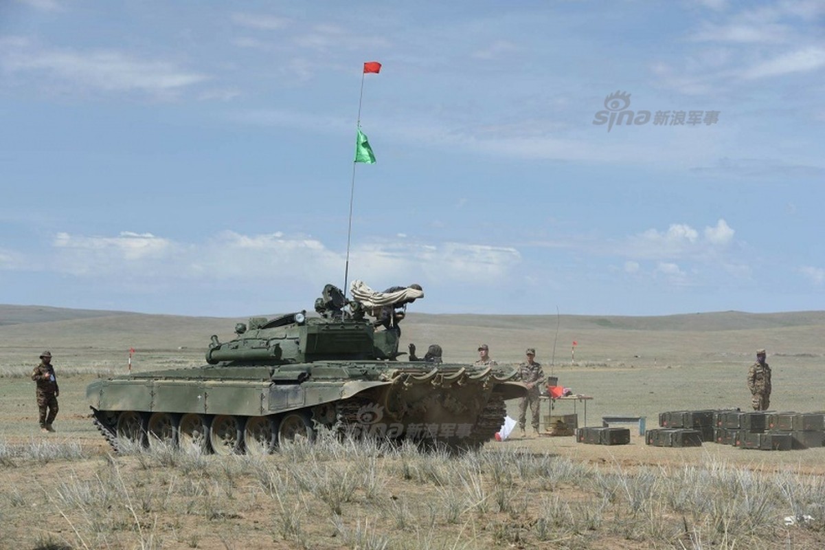 Muc kich xe tang T-72 &quot;quyet dau&quot; T-55 kiem suat du Tank biathlon-Hinh-7