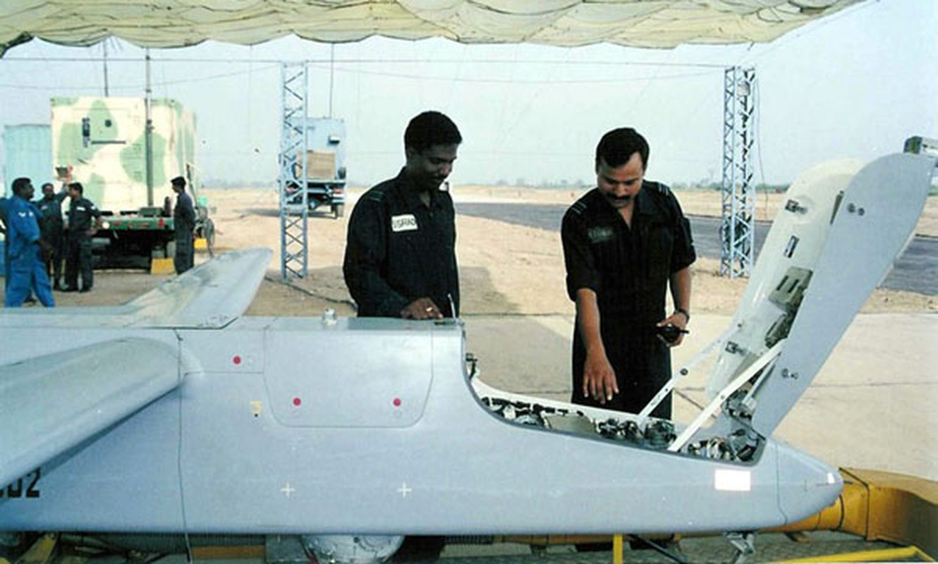 Bat ngo: CNQP &quot;khung&quot; nhung Nga phai mua UAV cua Israel-Hinh-8