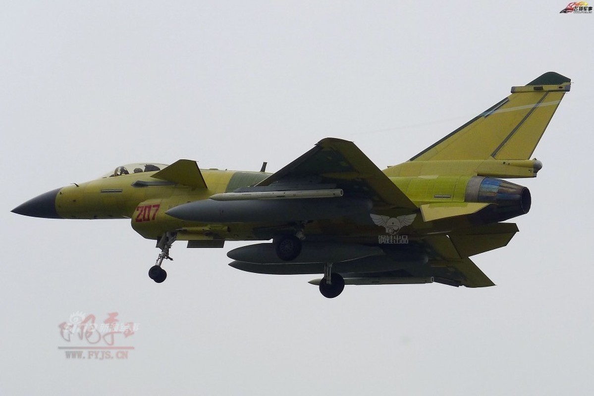 Can canh tiem kich J-10C “nua nac nua mo” cua Trung Quoc-Hinh-10