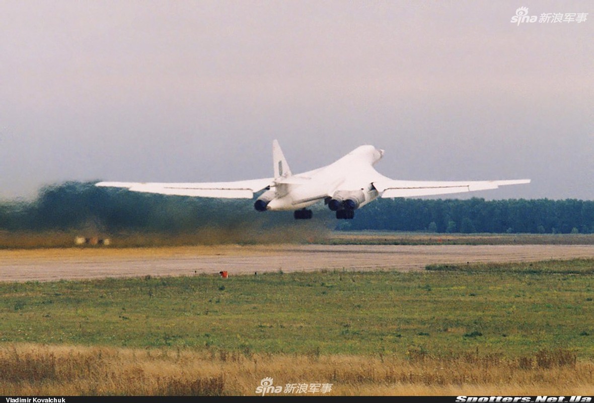 Tai sao Nga ton tien che tao lai &quot;phao dai bay&quot; Tu-160-Hinh-8