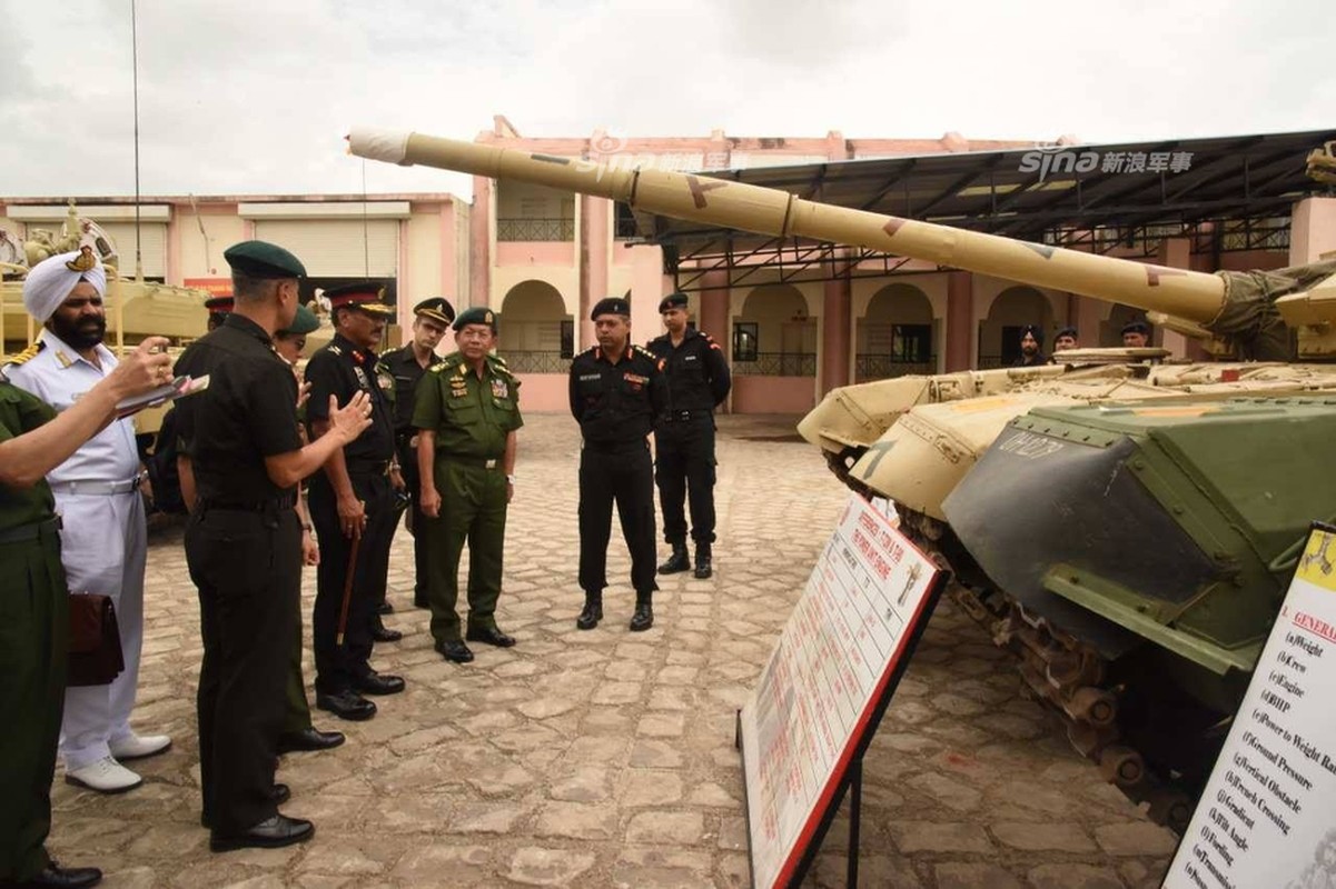 Noi got Viet Nam, Myanmar di tim mua xe tang T-90?-Hinh-2