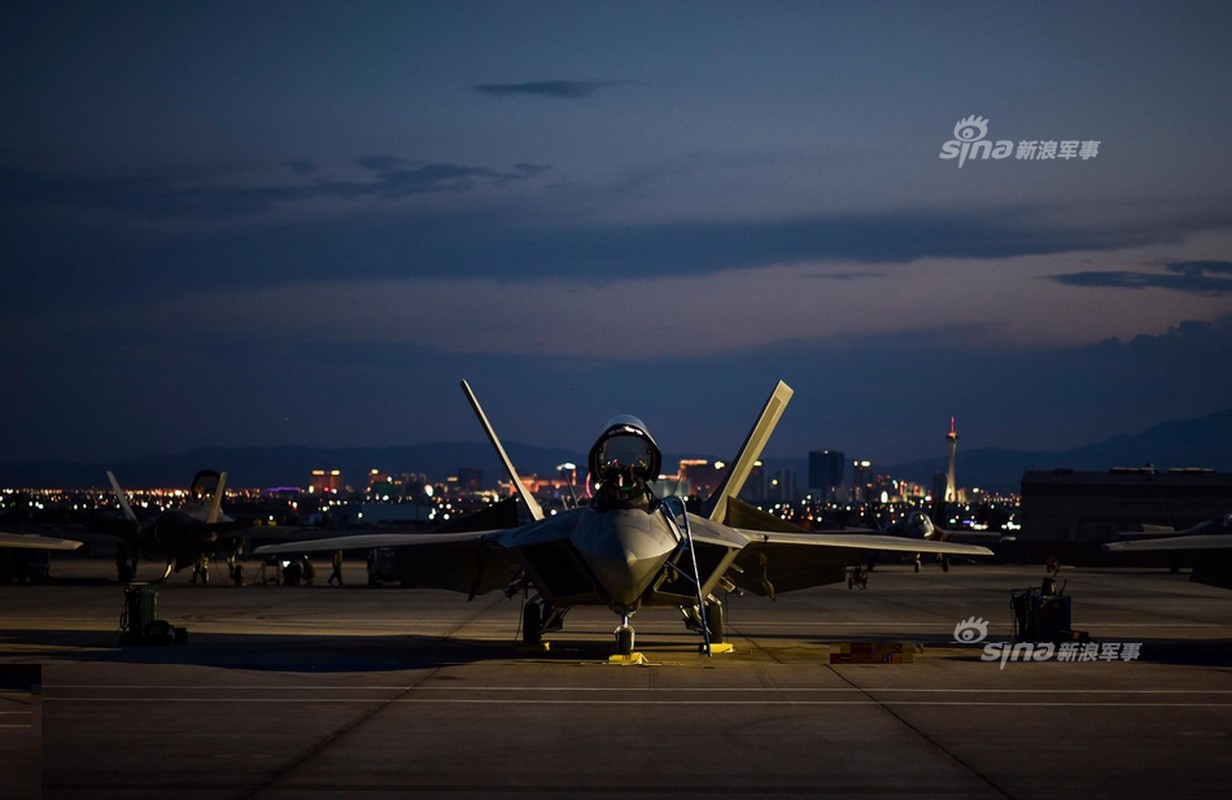 Ky luc “vo tien khoang hau” cua tiem kich  F-22 Raptor-Hinh-5