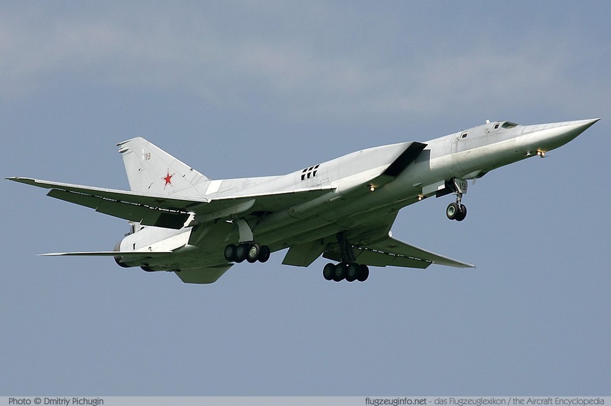 Nhung hung than canh cup canh xoe (1): Tu-22M cua Lien Xo-Hinh-5