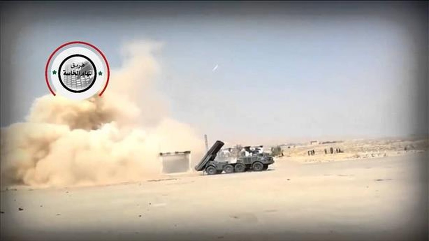 Quan doi Syria mang BM-27 Uranga ra ban IS o Deir Ezzor-Hinh-5