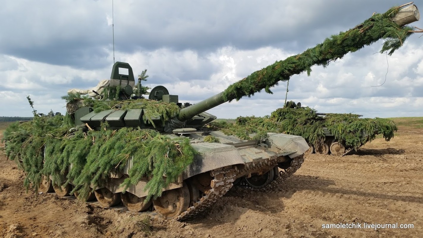 T-72B3 mod 2016 lan dau thuc chien ngay sat bien gioi NATO-Hinh-5