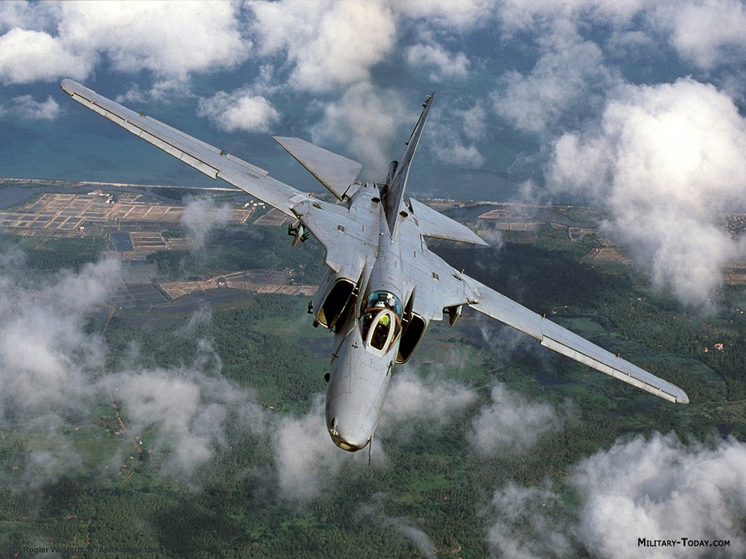 Cuong kich MiG-27: Dua con bi ruong bo cua Mikoyan-Hinh-7