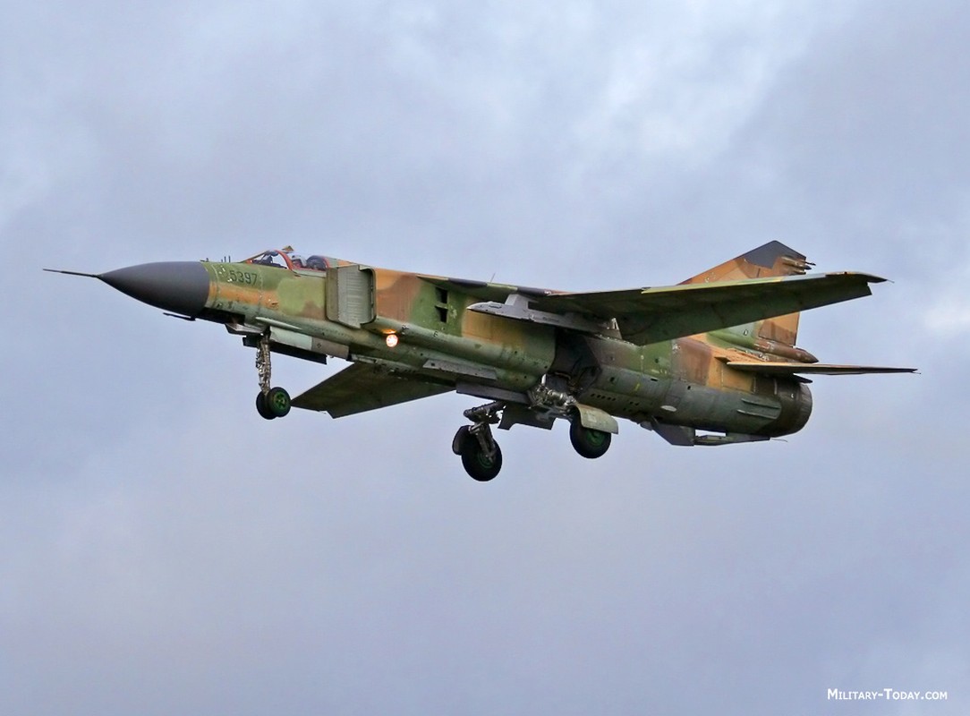 Ky an: MiG-23 “Ma” cua Lien Xo bay lac sang phia NATO-Hinh-3