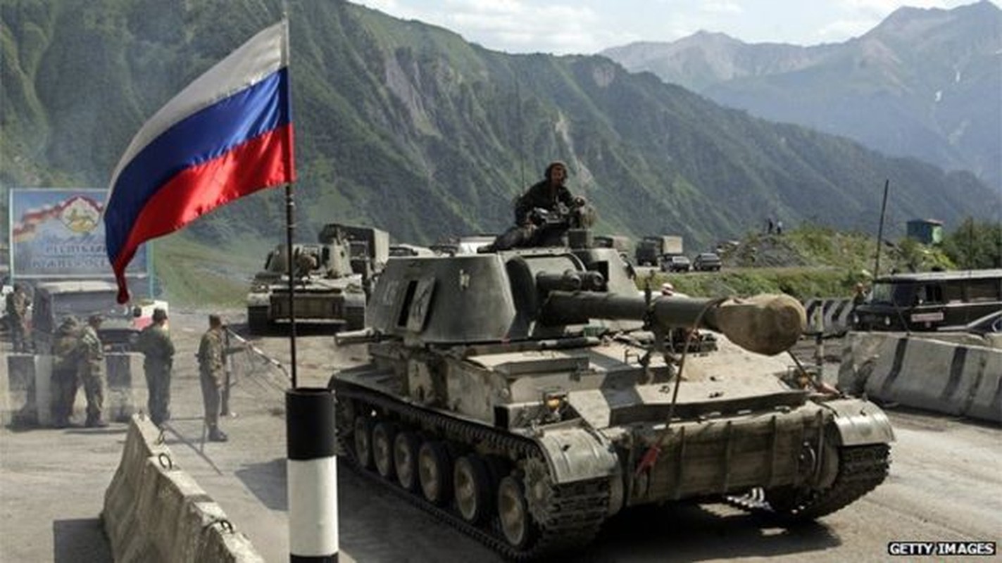 Chien tranh Gruzia: Quan doi Nga mang on NATO-Hinh-7