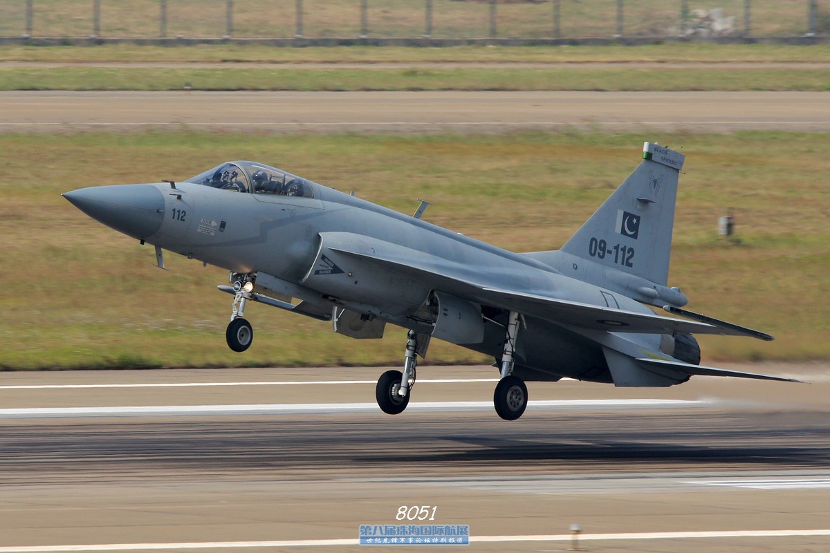 Tien kich JF-17: Chuan NATO nhung gia hang &quot;cho&quot; cua Trung Quoc-Hinh-7