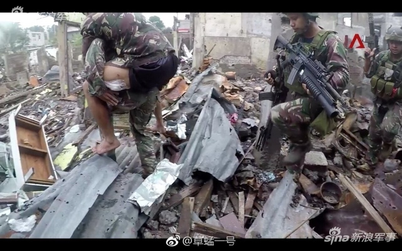 Nhung hinh anh dau tien ben trong Marawi, khi sach bong IS-Hinh-10