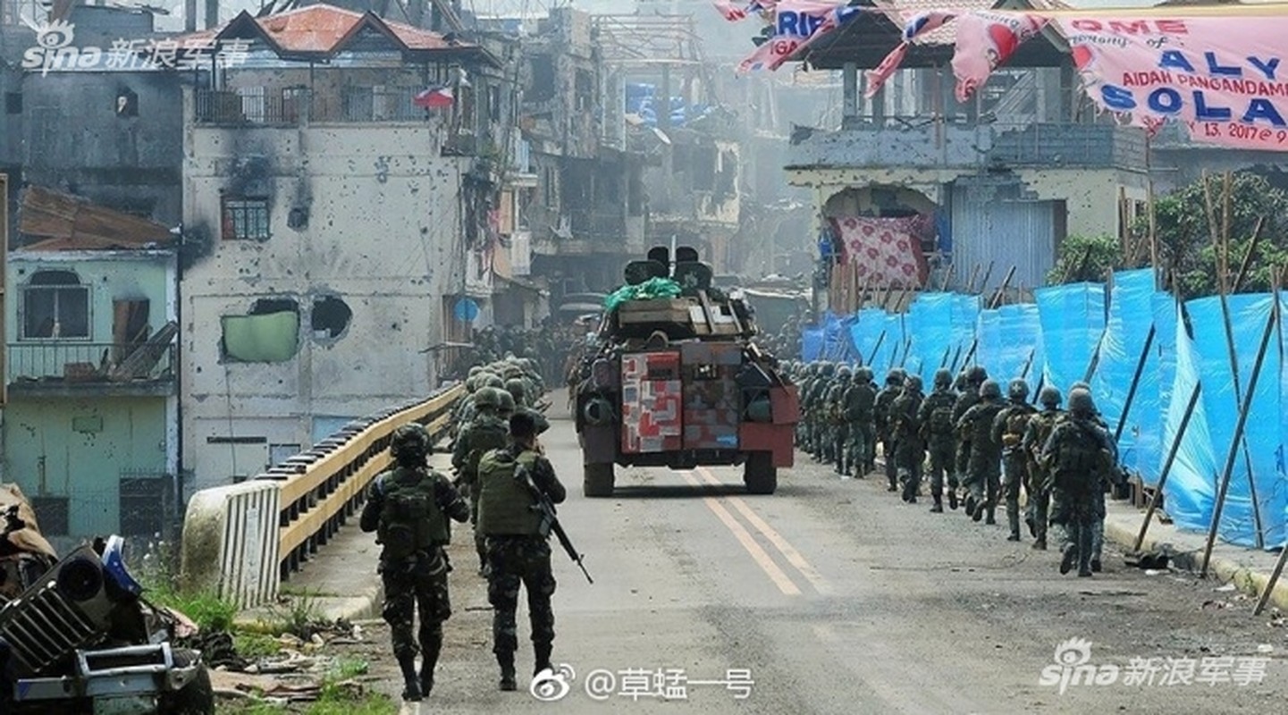 Nhung hinh anh dau tien ben trong Marawi, khi sach bong IS-Hinh-11