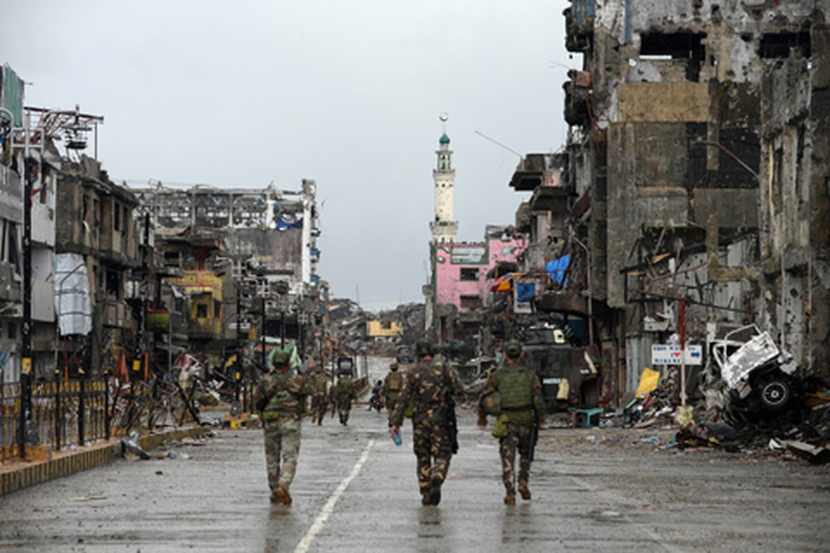 Nhung hinh anh dau tien ben trong Marawi, khi sach bong IS-Hinh-6