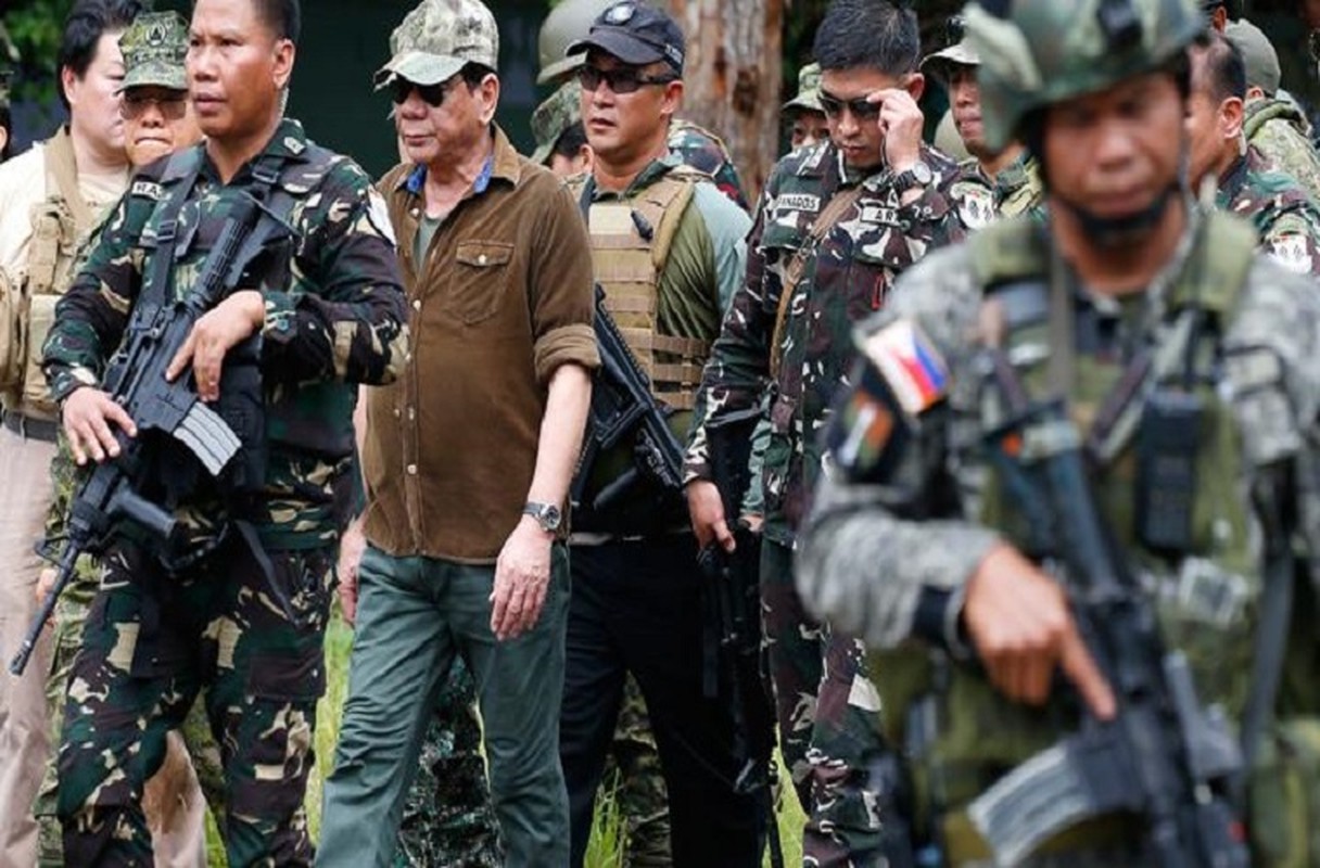 Nhung hinh anh dau tien ben trong Marawi, khi sach bong IS-Hinh-14