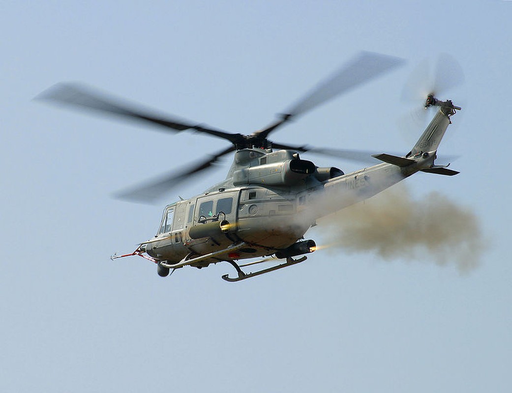 My vo bo ban hang thai UH-1 voi cai gia tren troi-Hinh-4