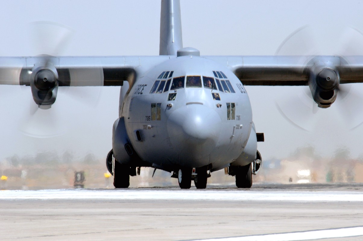 Nhung con so chua tung biet toi ve van tai co C-130 Hercules