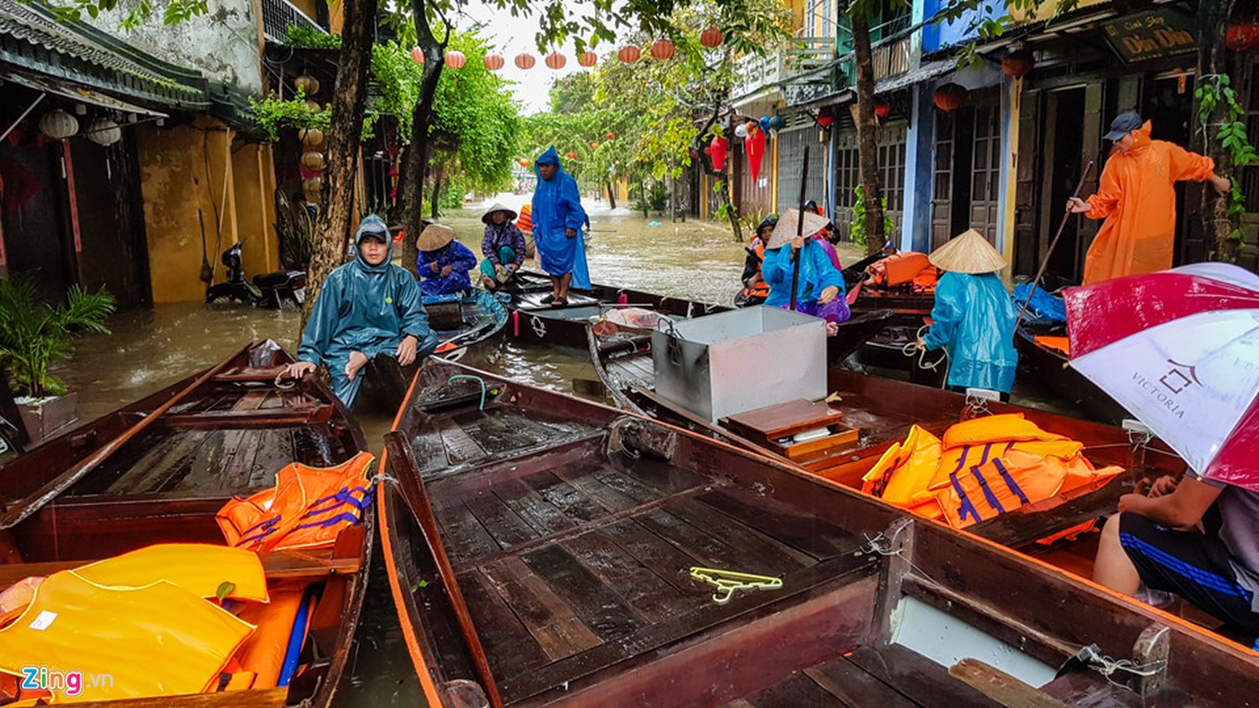 Kiem tien trieu moi ngay khi pho co Hoi An chim trong nuoc lu-Hinh-3