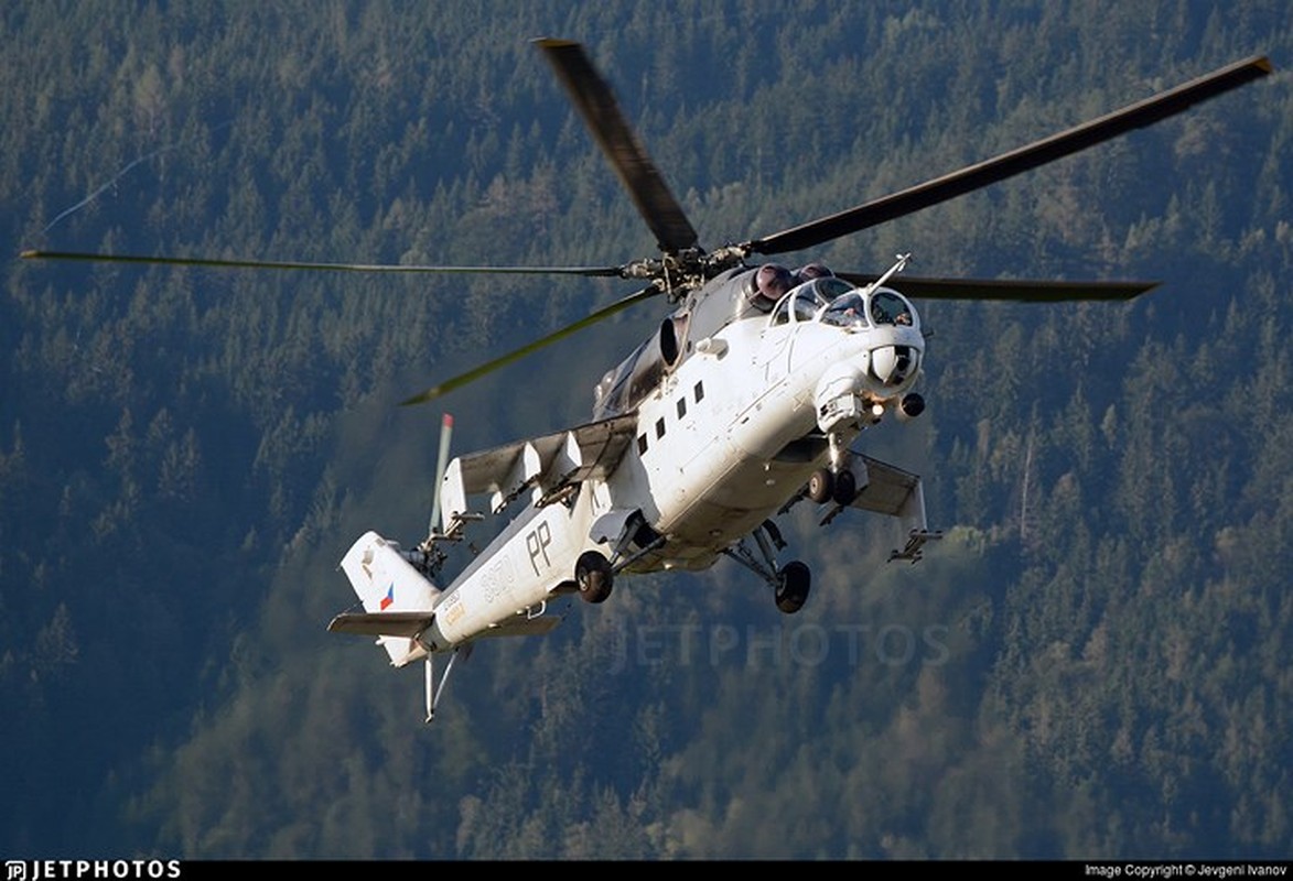 Chum anh: Suc manh “sieu” truc thang tan cong Mi-35M-Hinh-6