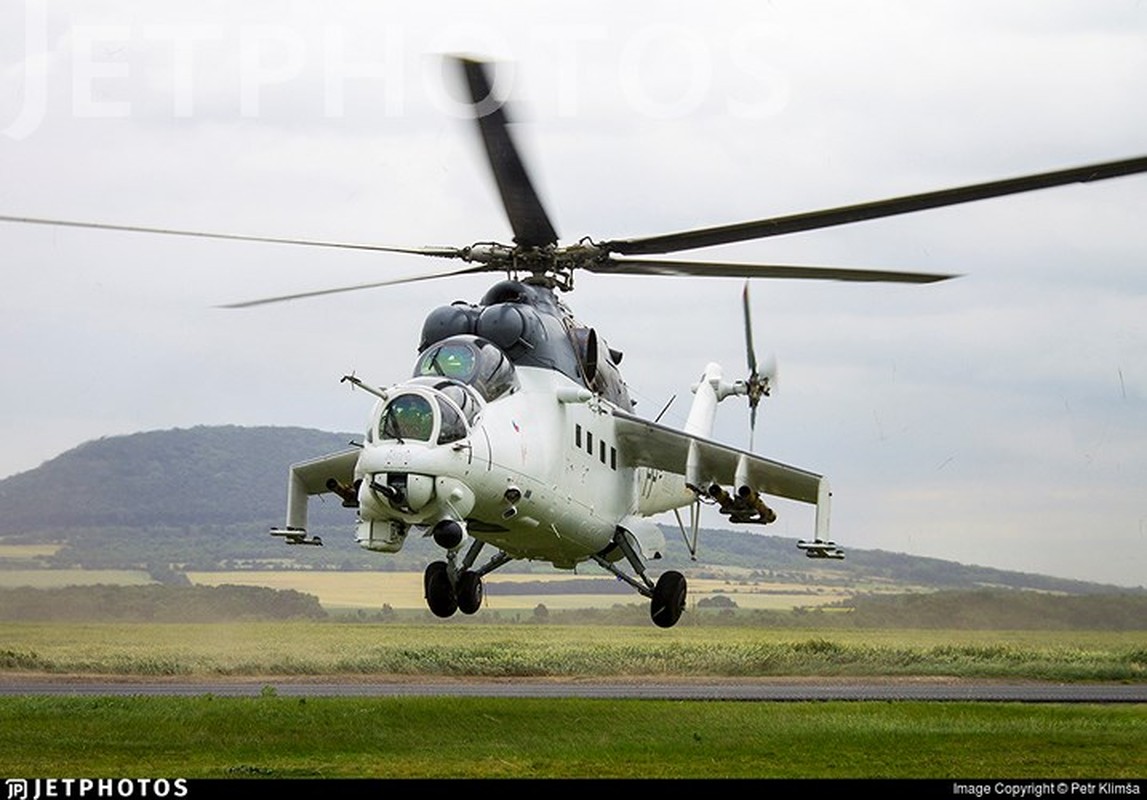 Chum anh: Suc manh “sieu” truc thang tan cong Mi-35M