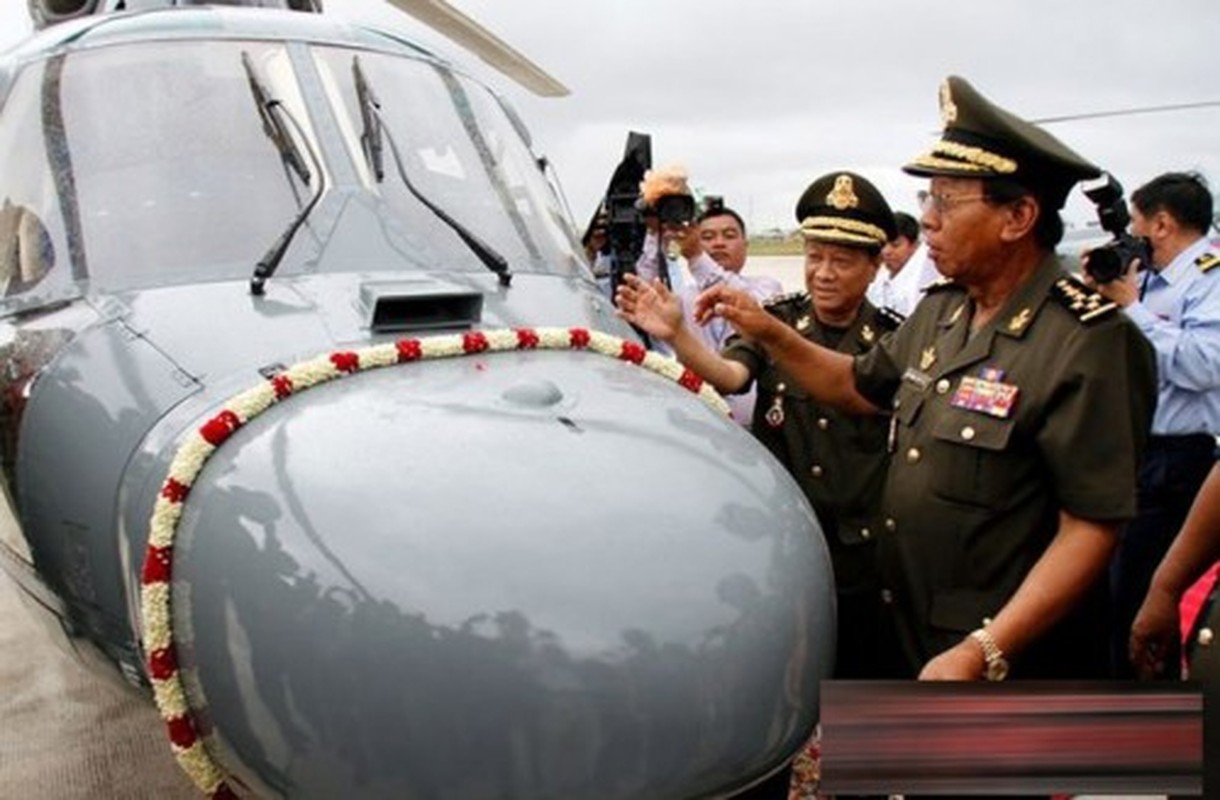 Bat ngo lai lich lo truc thang “khung” Trung Quoc tang cho Campuchia-Hinh-10