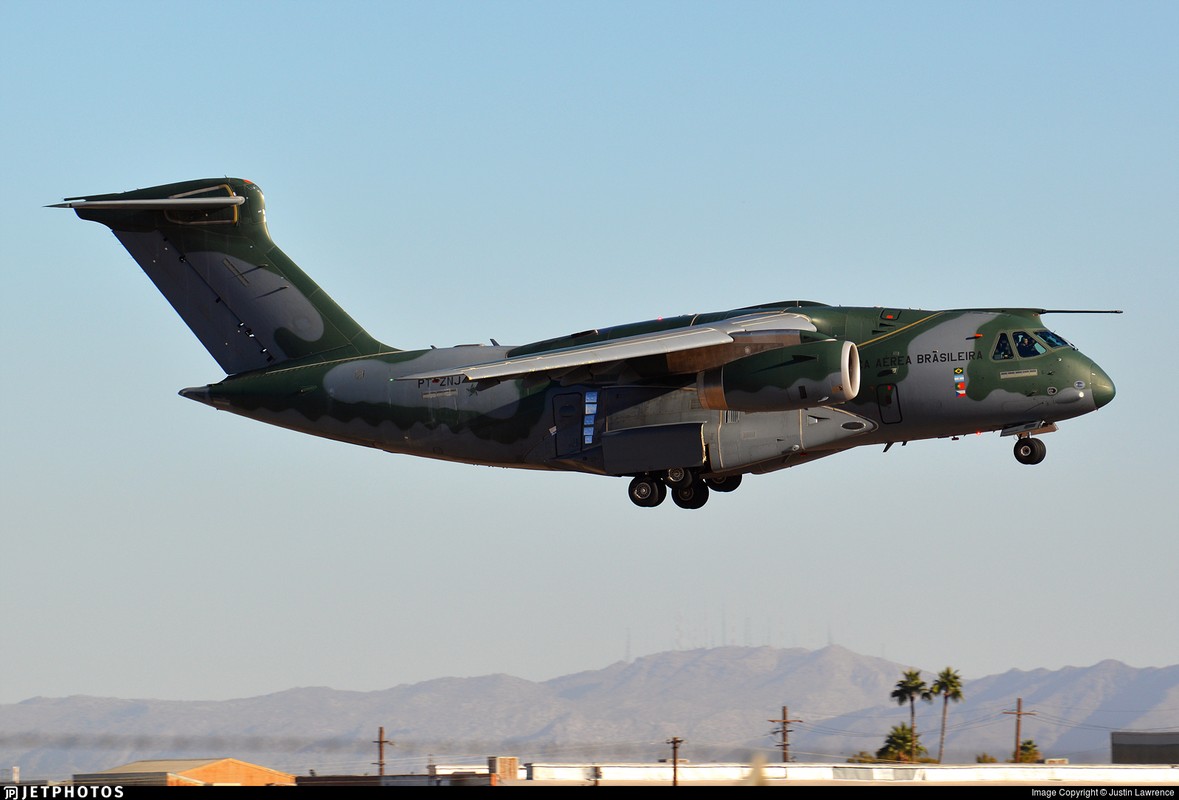 Van tai co KC-390 Brazil chua kip bay da “gay canh“-Hinh-10