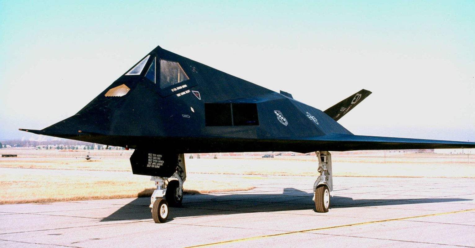 F-117 Nighthawk: Chien dau co tang hinh dau tien tren the gioi-Hinh-6