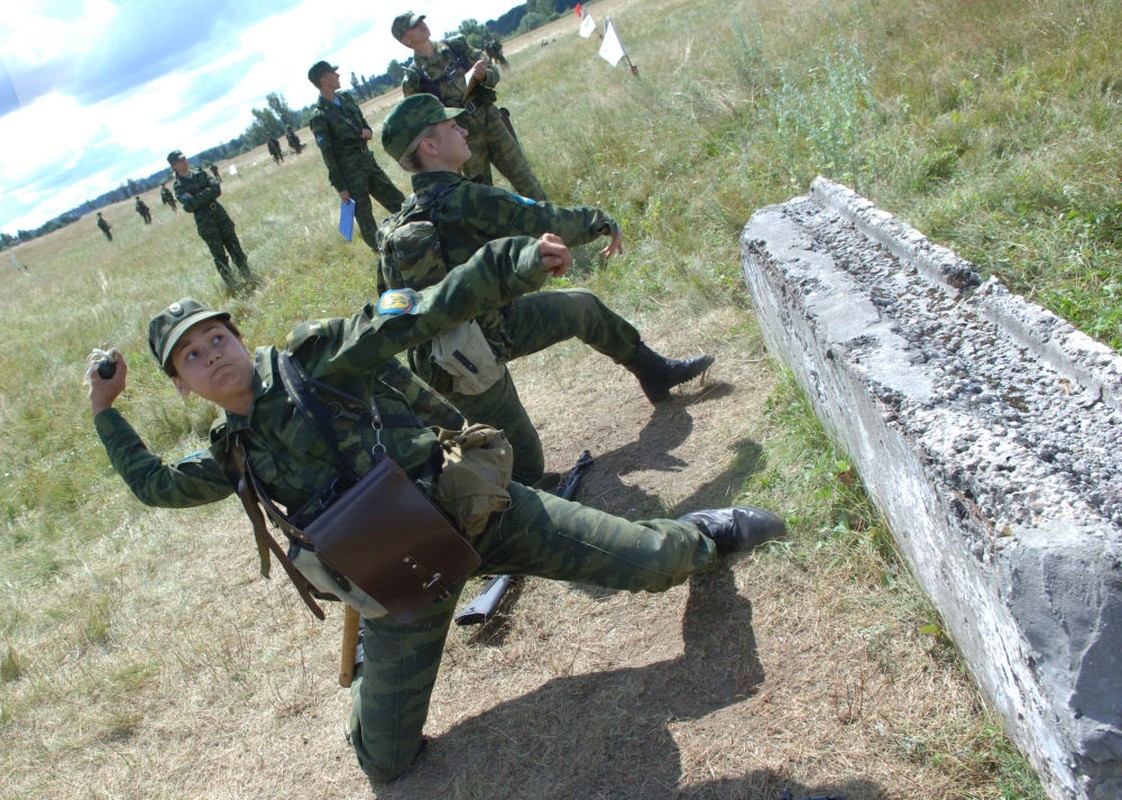 Luc luong Do bo Duong khong Nga ky niem sinh nhat lan thu 88-Hinh-10