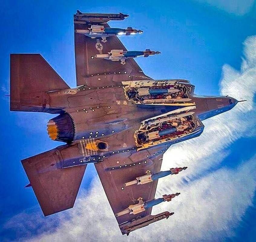 Kinh ngac suc manh may bay F-35 khi khong tang hinh-Hinh-8