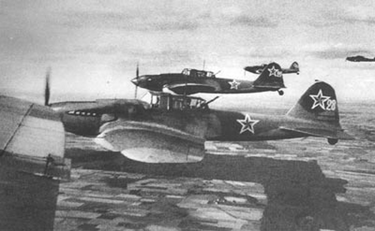 IL-2 noi am anh cua xe tang Duc tren chien truong Kursk-Hinh-4