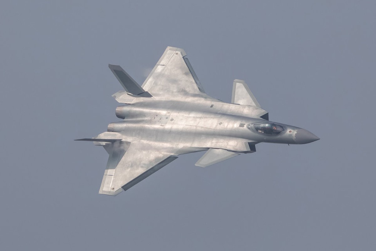 Loai bo diem yeu lon nhat, J-20 Trung Quoc da san sang doi dau F-35-Hinh-5