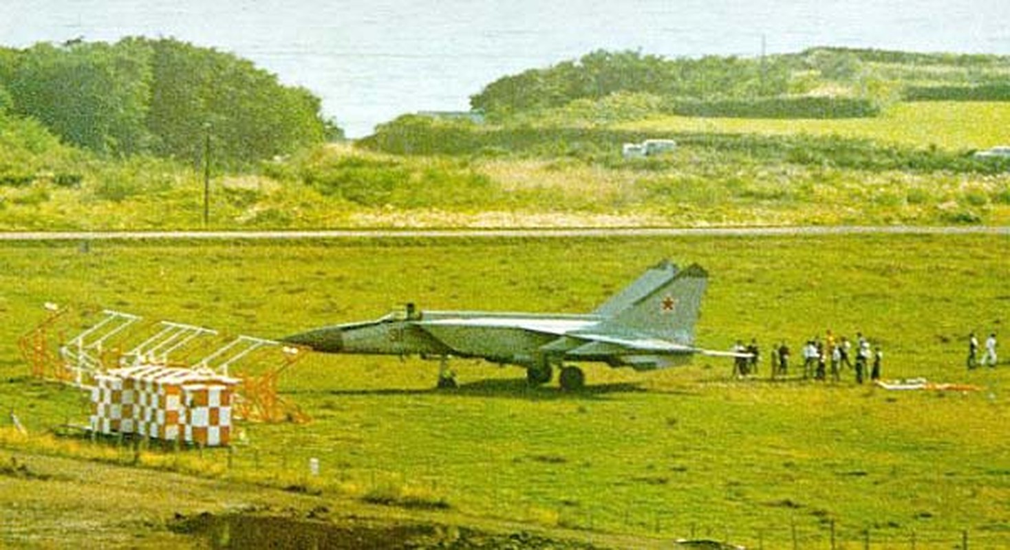 Nhin lai cuoc dao tau the ky cua phi cong Mig-25 Lien Xo-Hinh-5